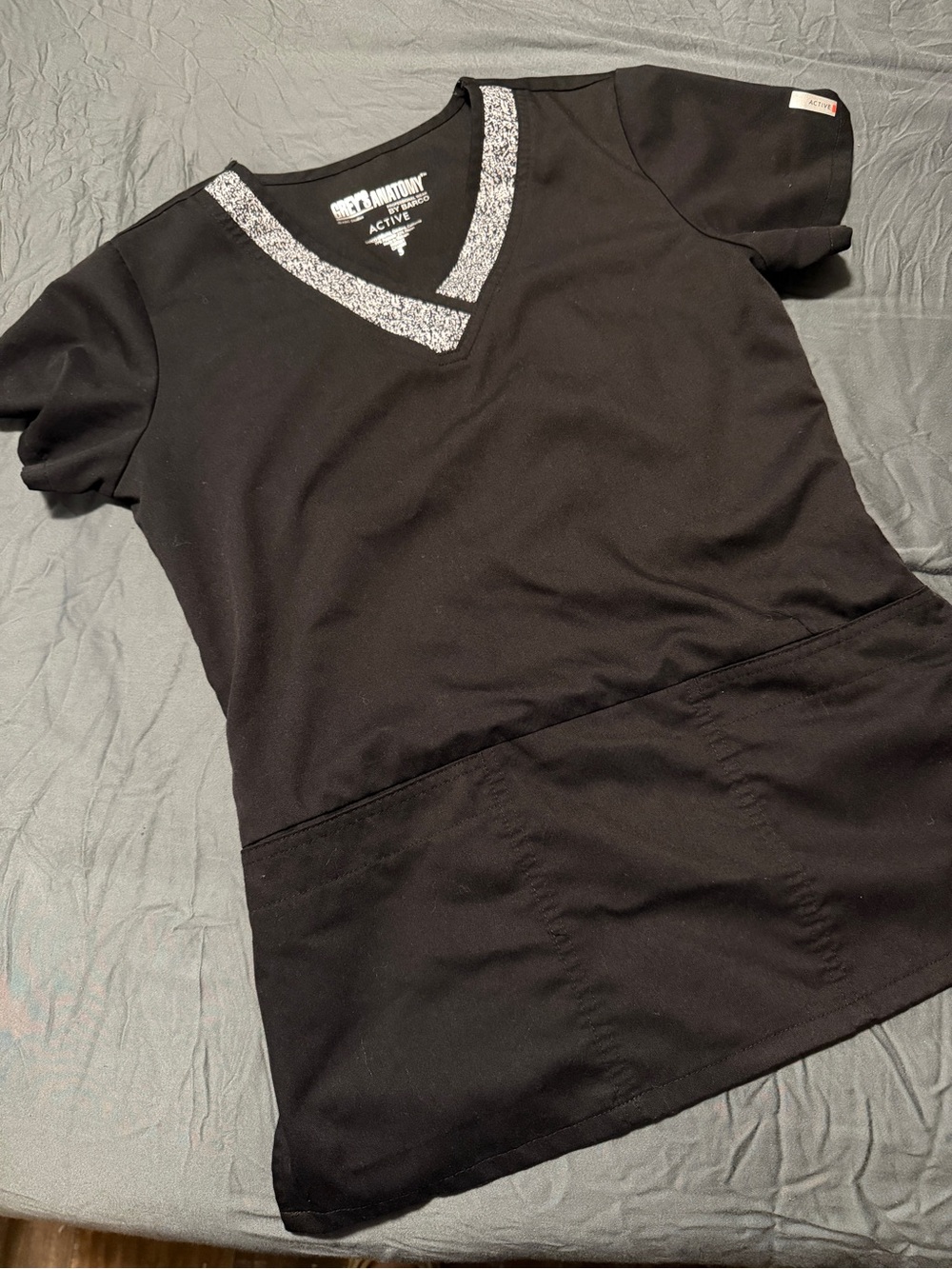 Grey’s Anatomy Barco Active Black Scrub Top Size S
